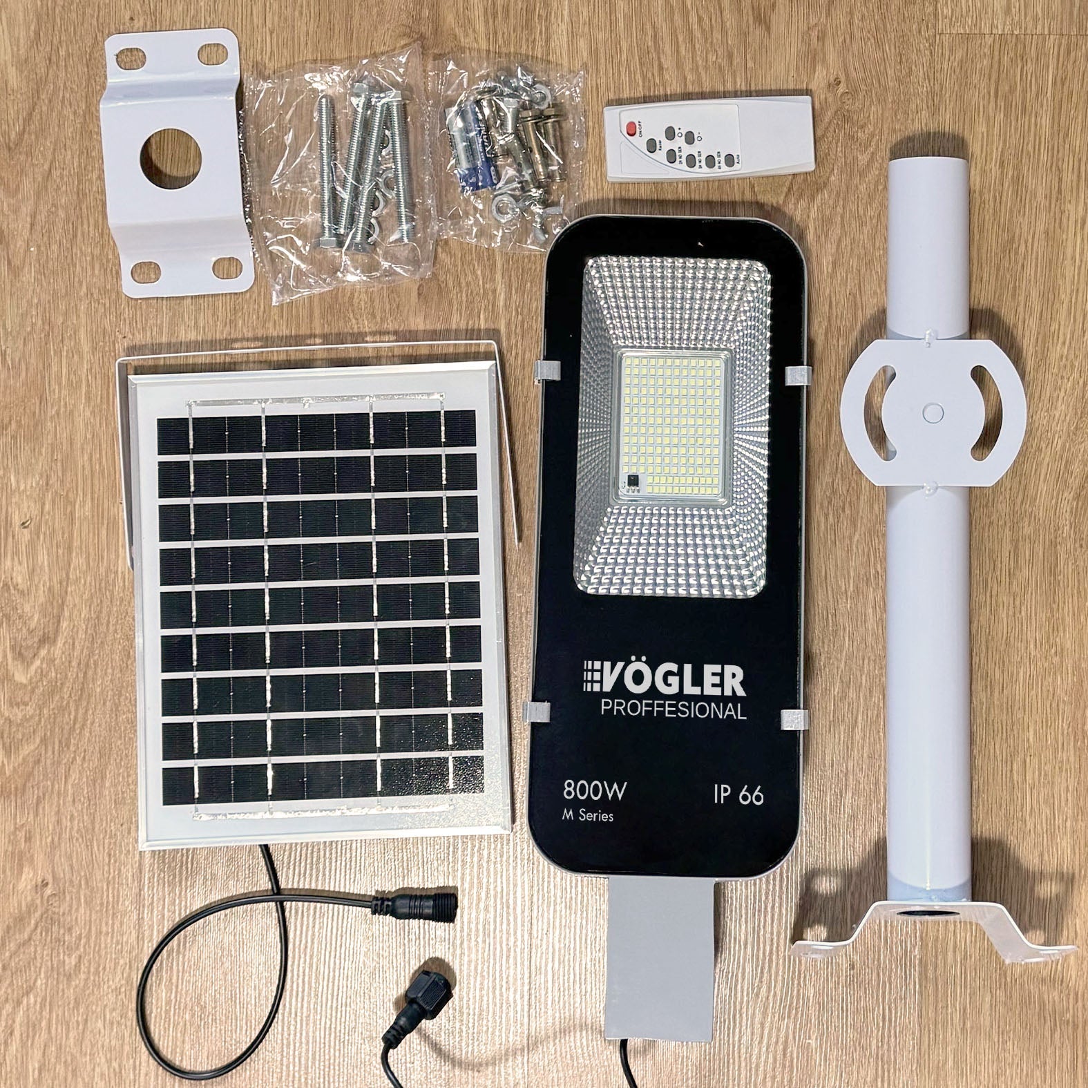 Jaudrs saules enerģijas darbināts apgaismojuma lukturis, krēslas sensors, tālvadības pults, Vögler Professional 800W